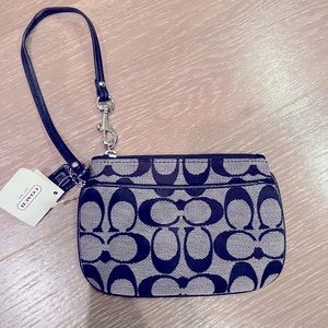 NWT COACH F45659 Signature Silver/ Black/ White Outside Pocket Small Wristle